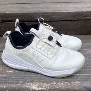 Used Clove Nursing Shoe